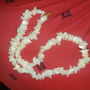 Mother of pearl chips necklace